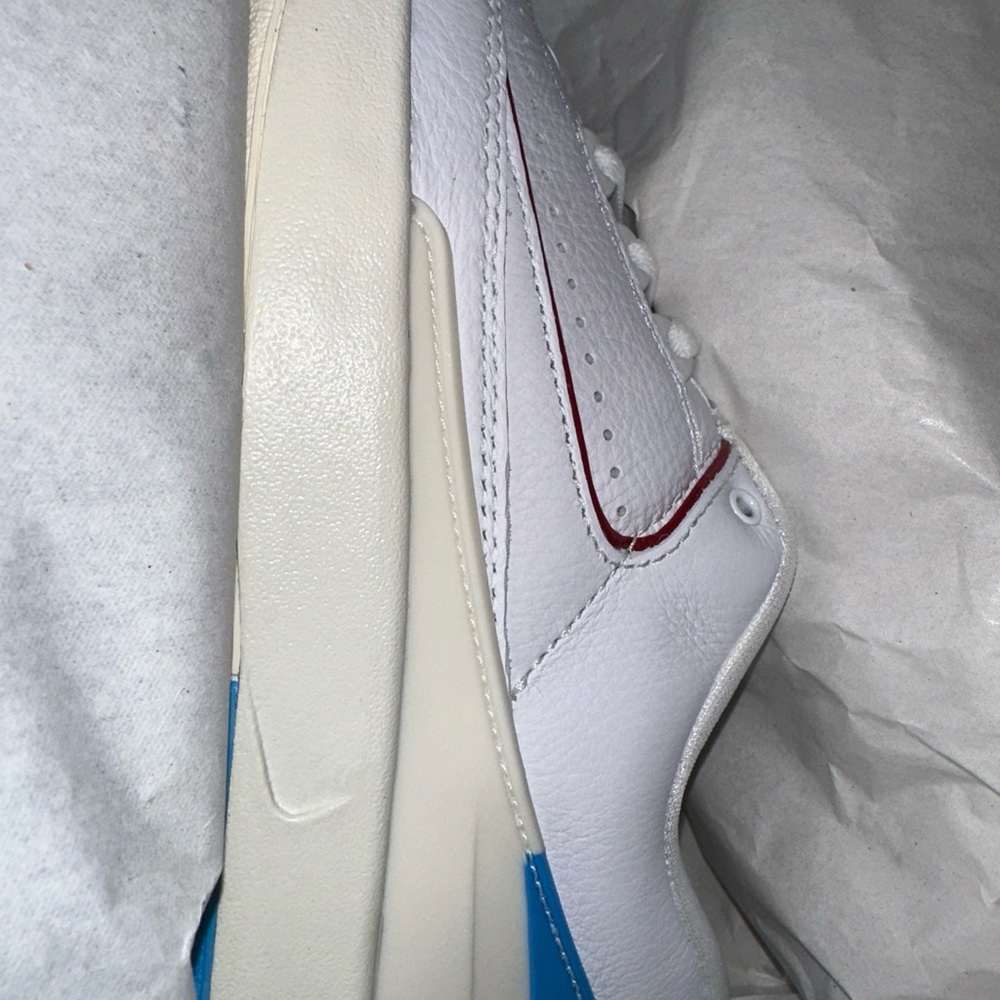 NEW Nike WMNS Air Jordan 2 Retro Low UNC to Chicago White Blue DX4401-164 SIZE 8 - Picture 5 of 7